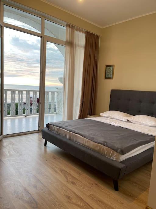 Sea View Studio Apartment In Gonio-Квариати Экстерьер фото
