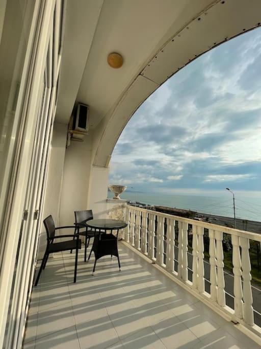 Sea View Studio Apartment In Gonio-Квариати Экстерьер фото